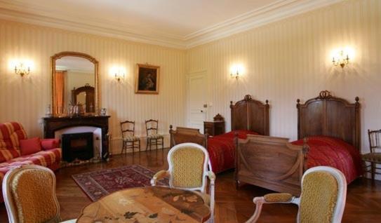 Chateau De Montbraye Parigne-l'Eveque Luaran gambar